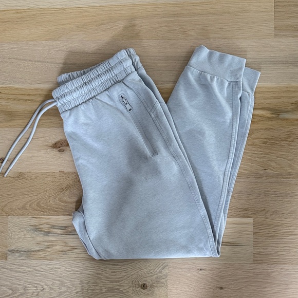 Old Navy Women’s High-Rise Joggers - Picture 8 of 9